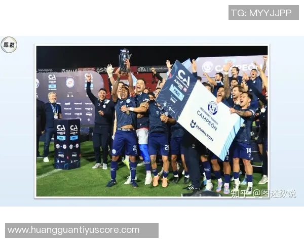 达尼洛成历史首位双冠王者夺得欧冠与南美解放者杯双料冠军 达尼洛成历史首位双冠王者夺得欧冠与南美解放者杯双料冠军