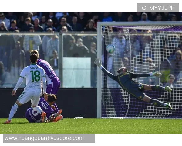 佛罗伦萨主场遭逆转小基恩与苏莱精彩进球罗马逆袭获胜 佛罗伦萨主场遭逆转小基恩与苏莱精彩进球罗马逆袭获胜