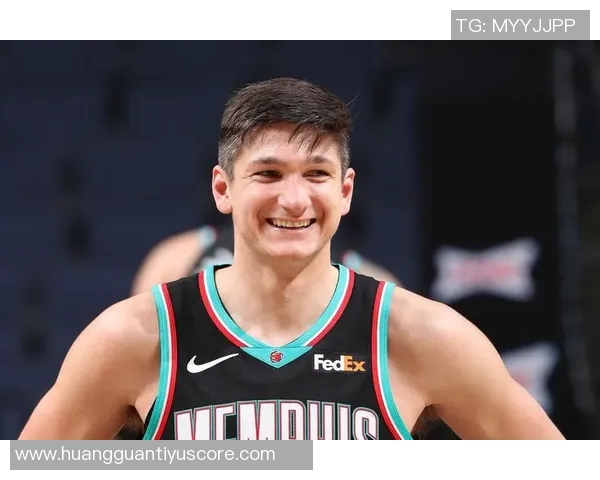 格雷森阿伦谈赛季表现:士气高涨不愿轻易比较上赛季 格雷森阿伦谈赛季表现:士气高涨不愿轻易比较上赛季