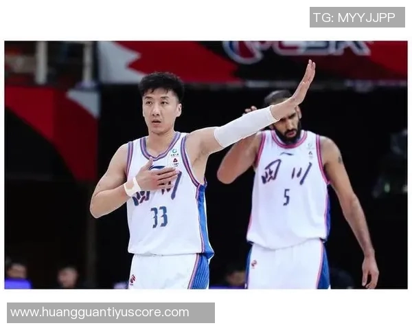 亨特对阵旧主表现出色9投6中斩获16分4篮板2抢断三分命中率50