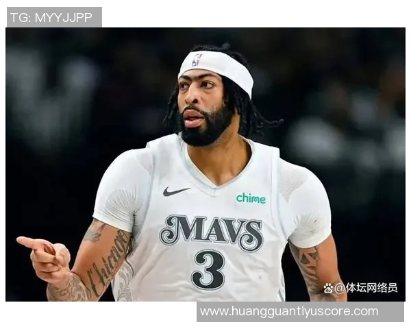 独行侠训练照曝光弗拉格与安东尼戴维斯激烈对抗展现竞争精神